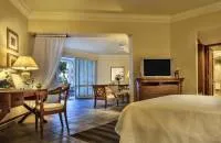  Colonial Garden View Senior Suite